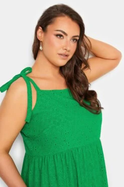 YOURS Curve Green Broderie Anglaise Maxi Dress -Luna Looks Zone ca955146 56bb 42 137557 D