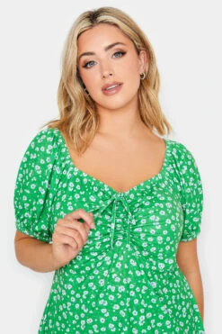 YOURS PETITE Curve Green Ditsy Print Ruched Front Top 8 YOURS PETITE Curve Green Ditsy Print Ruched Front Top -Luna Looks Zone d4b09f36 abe2 40 174569 D