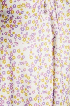 YOURS Curve White Floral Print Gypsy Top 11 YOURS Curve White Floral Print Gypsy Top -Luna Looks Zone d66614e9 2917 41 320351 Z