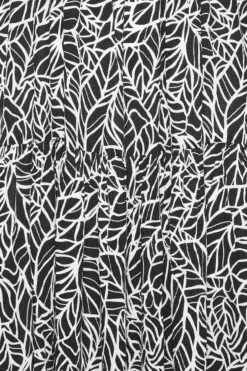 YOURS Curve Black Leaf Print Shirred Maxi Dress -Luna Looks Zone d8f46a59 bc3f 49 137426 Z