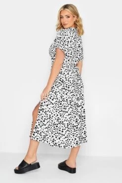 YOURS PETITE Curve White Dalmatian Print Midi Tea Dress -Luna Looks Zone e9068df8 bd45 49 174504 C