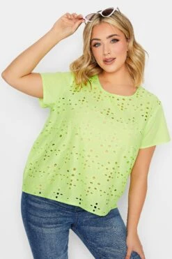 YOURS PETITE Curve Lime Green Broderie Anglaise Short Sleeve Top -Luna Looks Zone ef8f5c99 9e73 4c 174454 D