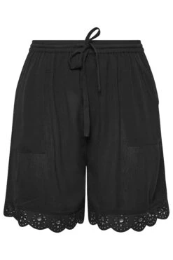 LIMITED COLLECTION Curve Black Broderie Anglaise Trim Shorts -Luna Looks Zone f17ed7d4 5374 4e 215573 X
