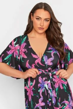 YOURS LONDON Curve Black Floral Print Wrap Dress -Luna Looks Zone f1d2c67b 7da2 46 162201 D