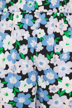 YOURS Curve Blue Floral Woven Shorts -Luna Looks Zone f2179c5e 6bcf 45 144797 Z