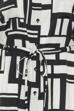YOURS Curve Black & White Geometric Print Utility Pocket Shirt -Luna Looks Zone f40ff92e 816b 4b 131739 Z