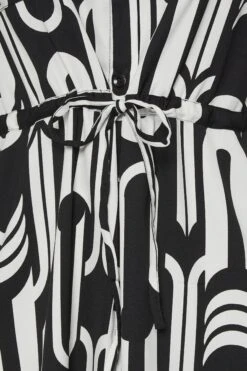 YOURS Curve Black & White Geometric Print Utility Tunic Shirt -Luna Looks Zone f6b4284a 6a94 4a 131935 Z