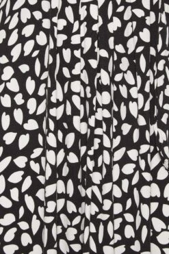 YOURS Curve Black Animal Print Maxi Dress 9 YOURS Curve Black Animal Print Maxi Dress -Luna Looks Zone fb56047b 4845 4d 302059 Z