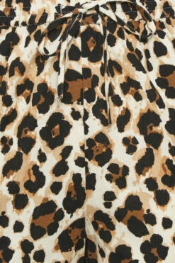 LIMITED COLLECTION Curve Brown Leopard Print Shorts 9 LIMITED COLLECTION Curve Brown Leopard Print Shorts -Luna Looks Zone fc9eba8a f8c0 42 215575 Z